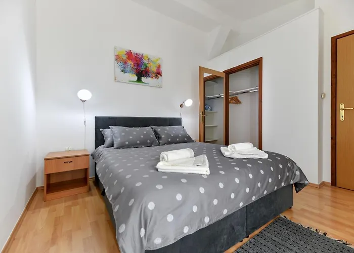 Sunset Puntamika 公寓 *