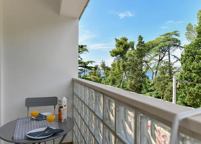 Sunset Puntamika 公寓